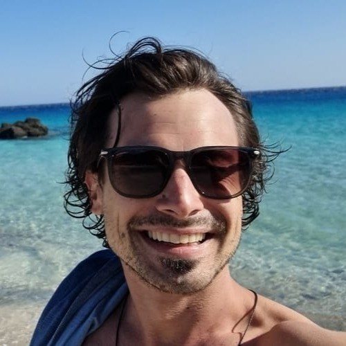 Alex - Co-CEO y Jefe de Ventas de PlusROI Media